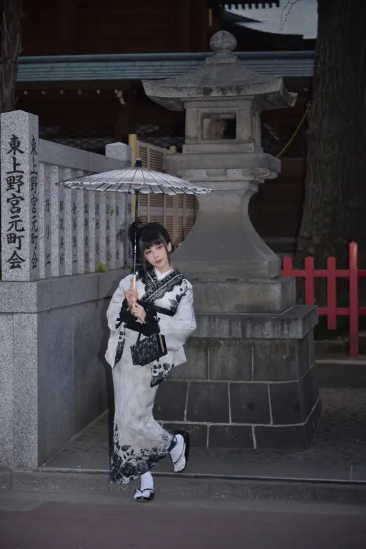 Black Lace Kimono - 水淼Aqua